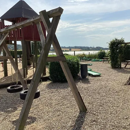 2 Person In Hébergement de vacances Hejls